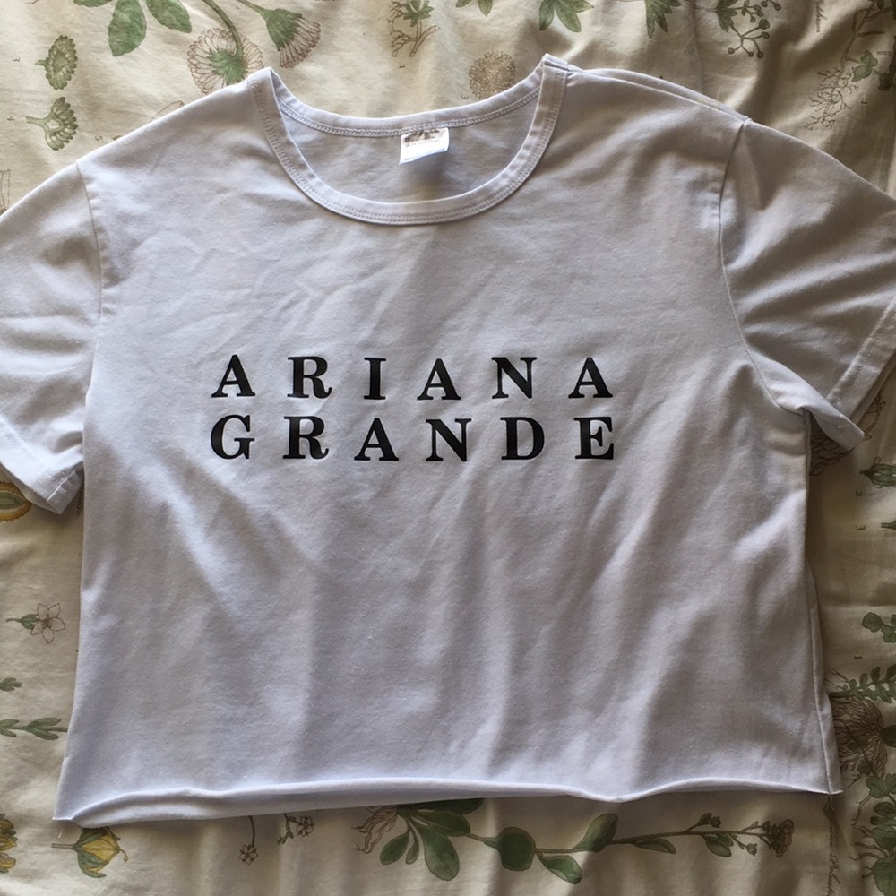 white cropped t-shirt